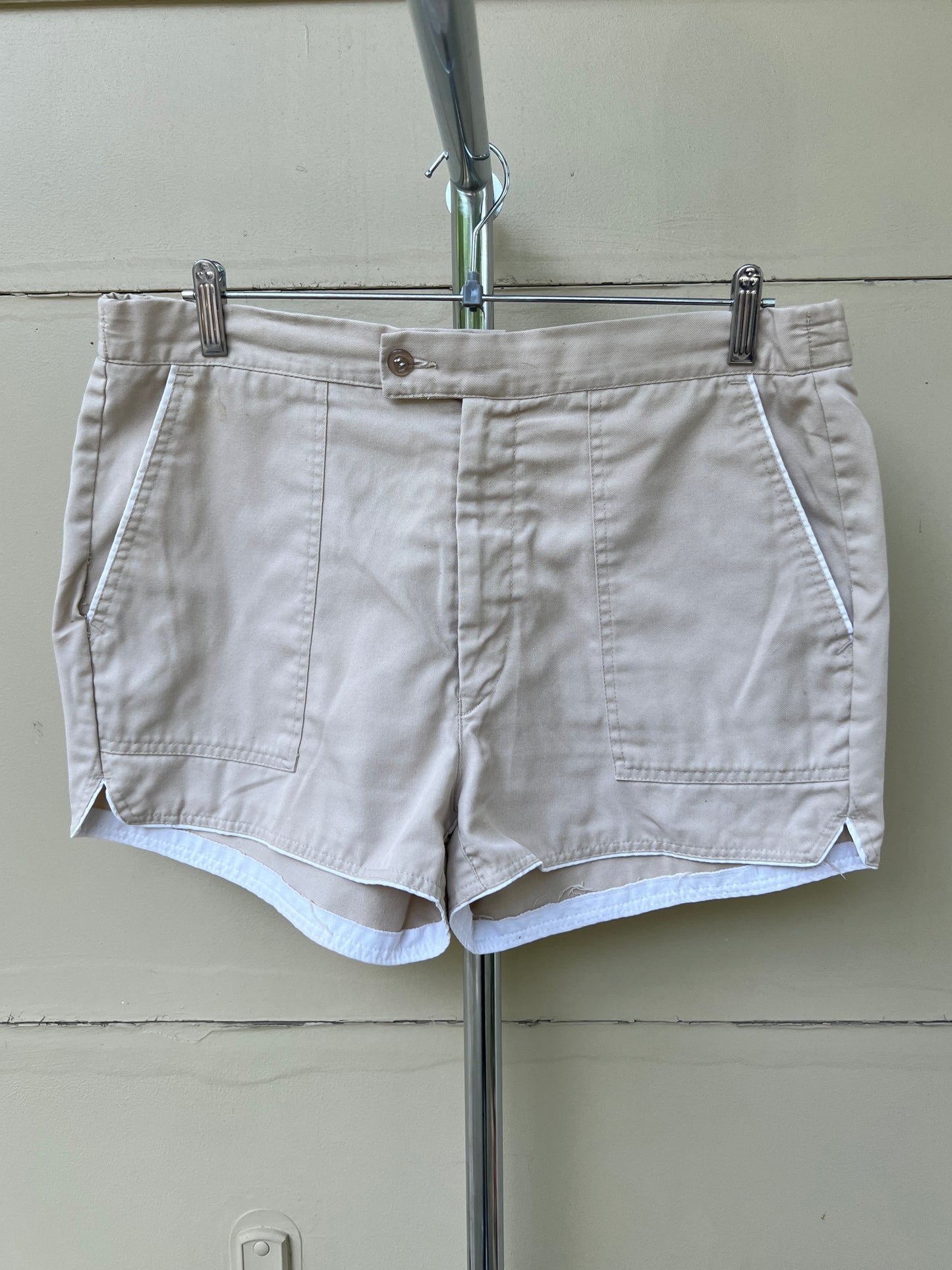 70s/80s Trax beige patch pocket short shorts