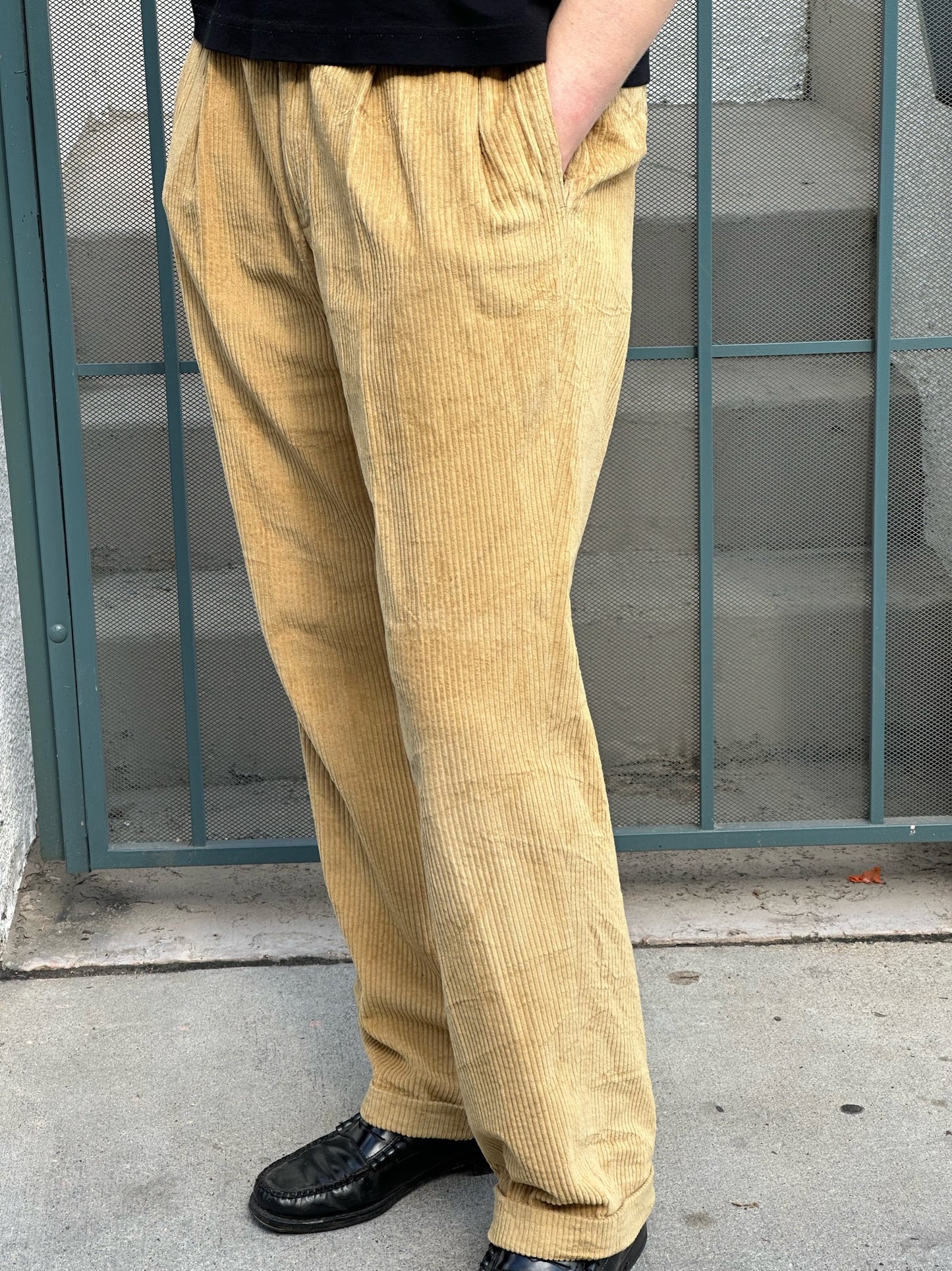 80s British Khaki by Robert Lighton tan pleated corduroy trousers